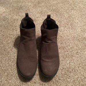 chelsea boots